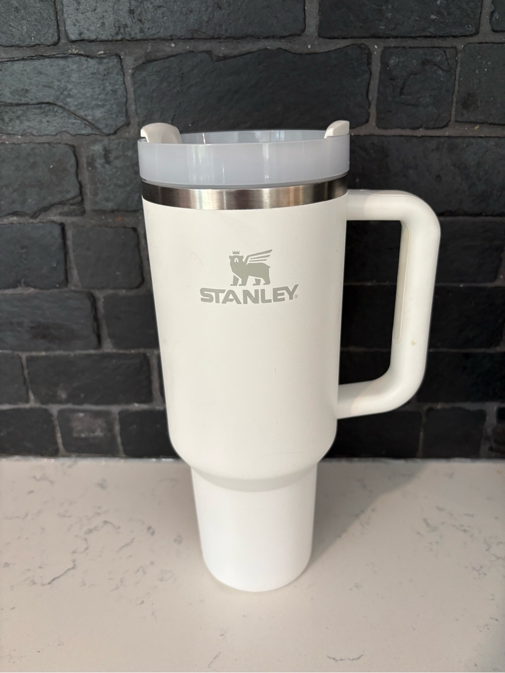 Stanley Adventure Quencher H2.0 Tumbler 40 oz - Cream / White